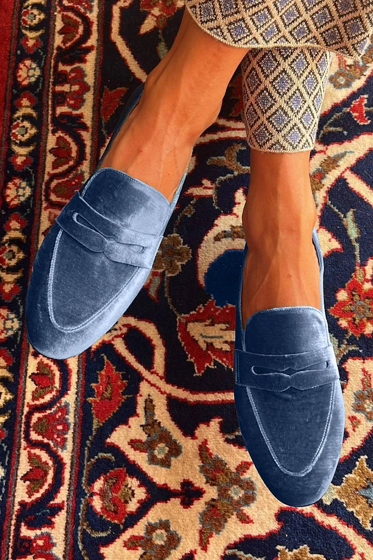 Olevyn | Classic Velvet Loafer