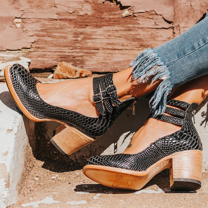 Kyshael | Sophisticated Vintage Heels