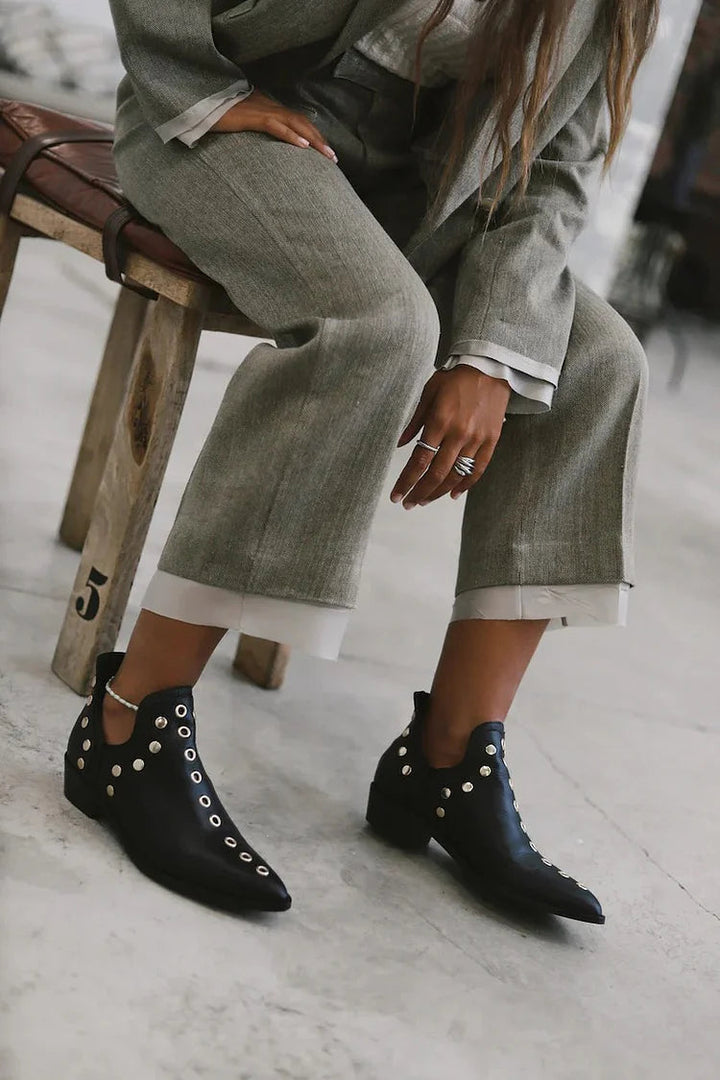 Vyvena | Pointed Studded Ankle Boot
