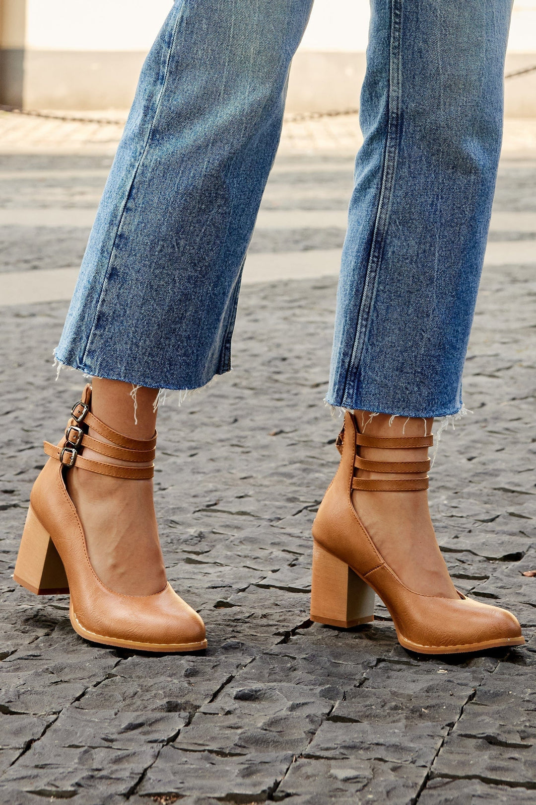 Vaesin | Triple Buckle Heels