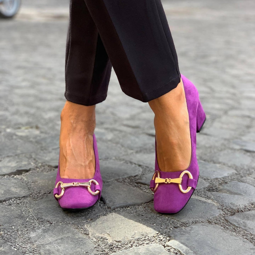 Meloraen | Elegant Pumps With Gold Detail